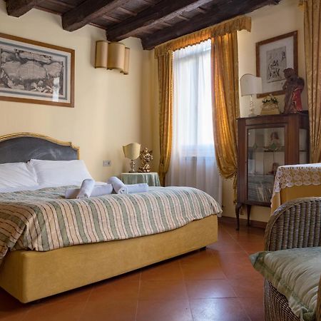 Lorenzo'S Home Венеция Екстериор снимка